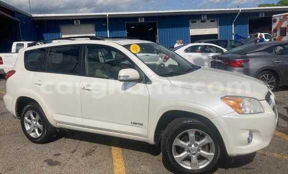 Buy Used Toyota RAV4 White Car in Accra in Greater Accra Buy Used Toyota RAV4 White Car in Accra in Greater Accra