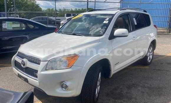 Buy Used Toyota RAV4 White Car in Accra in Greater Accra Buy Used Toyota RAV4 White Car in Accra in Greater Accra