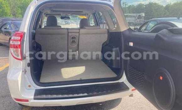 Buy Used Toyota RAV4 White Car in Accra in Greater Accra Buy Used Toyota RAV4 White Car in Accra in Greater Accra