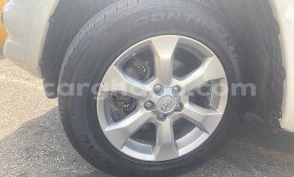 Buy Used Toyota RAV4 White Car in Accra in Greater Accra Buy Used Toyota RAV4 White Car in Accra in Greater Accra