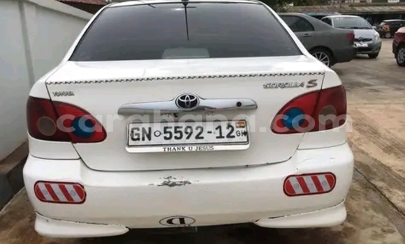 Ra Àlòkù Toyota Corolla funfun Ọkọ̀ in Accra ni Greater Accra