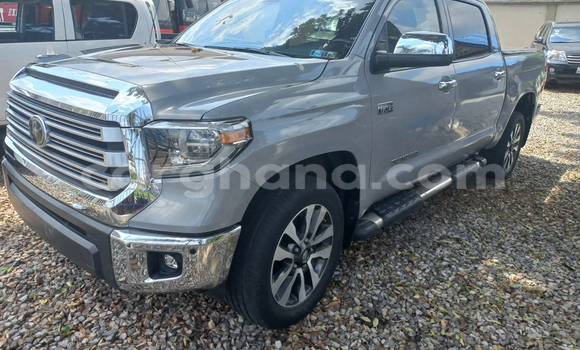 Sayi Na hannu Toyota Tundra Azurfa Mota in Accra a Greater Accra