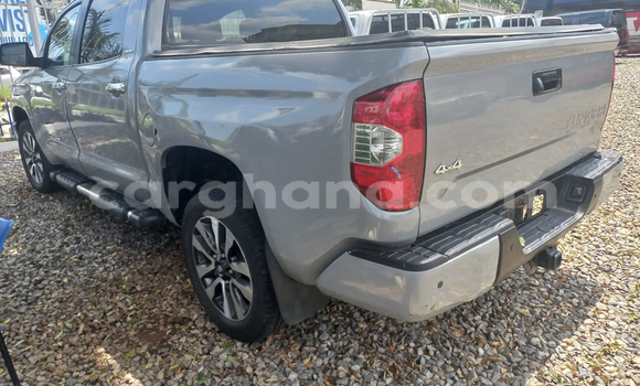 Sayi Na hannu Toyota Tundra Azurfa Mota in Accra a Greater Accra Sayi Na hannu Toyota Tundra Azurfa Mota in Accra a Greater Accra