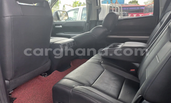 Sayi Na hannu Toyota Tundra Azurfa Mota in Accra a Greater Accra Sayi Na hannu Toyota Tundra Azurfa Mota in Accra a Greater Accra