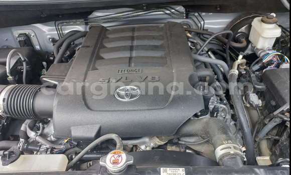 Sayi Na hannu Toyota Tundra Azurfa Mota in Accra a Greater Accra Sayi Na hannu Toyota Tundra Azurfa Mota in Accra a Greater Accra