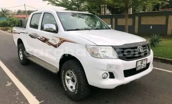 Buy Used Toyota Hilux White Car in Accra in Greater Accra Buy Used Toyota Hilux White Car in Accra in Greater Accra