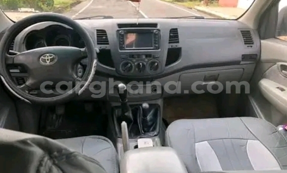 Buy Used Toyota Hilux White Car in Accra in Greater Accra Buy Used Toyota Hilux White Car in Accra in Greater Accra