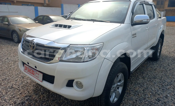 Buy Used Toyota Hilux White Car in Accra in Greater Accra Buy Used Toyota Hilux White Car in Accra in Greater Accra
