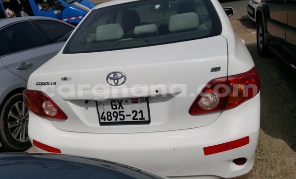 Sayi Na hannu Toyota Corolla White Mota in Accra a Greater Accra Sayi Na hannu Toyota Corolla White Mota in Accra a Greater Accra