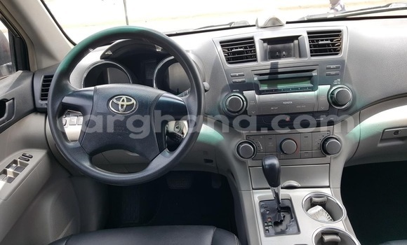 Sayi Na hannu Toyota Highlander Brown Mota in Accra a Greater Accra Sayi Na hannu Toyota Highlander Brown Mota in Accra a Greater Accra
