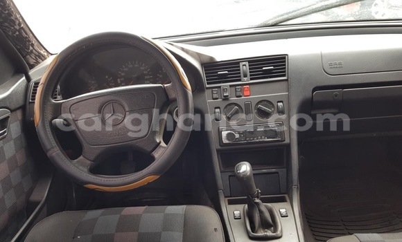 Ra Àlòkù Mercedes‒Benz C–Class Alawọ ewe Ọkọ̀ in Accra ni Greater Accra Ra Àlòkù Mercedes‒Benz C–Class Alawọ ewe Ọkọ̀ in Accra ni Greater Accra