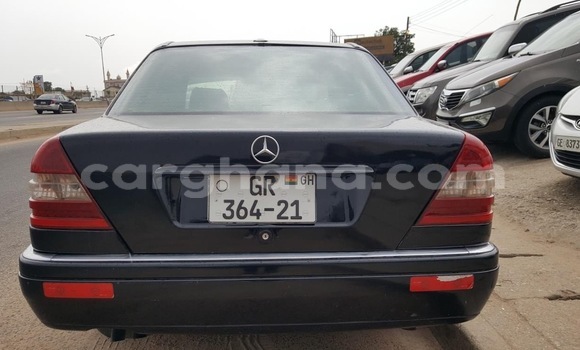 Ra Àlòkù Mercedes‒Benz C–Class Alawọ ewe Ọkọ̀ in Accra ni Greater Accra Ra Àlòkù Mercedes‒Benz C–Class Alawọ ewe Ọkọ̀ in Accra ni Greater Accra