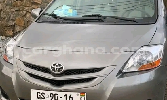 Sayi Na hannu Toyota Camry Azurfa Mota in Accra a Greater Accra