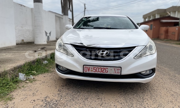 Buy Used Hyundai Sonata White Car in Nungua in Greater Accra Buy Used Hyundai Sonata White Car in Nungua in Greater Accra