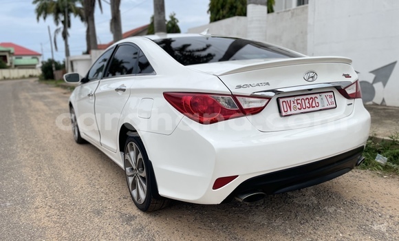 Buy Used Hyundai Sonata White Car in Nungua in Greater Accra Buy Used Hyundai Sonata White Car in Nungua in Greater Accra