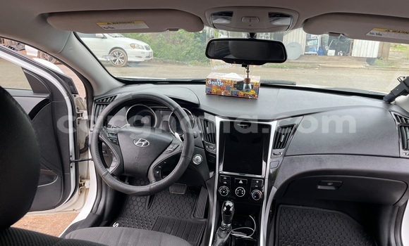 Buy Used Hyundai Sonata White Car in Nungua in Greater Accra Buy Used Hyundai Sonata White Car in Nungua in Greater Accra