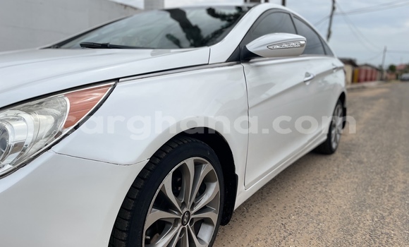 Buy Used Hyundai Sonata White Car in Nungua in Greater Accra Buy Used Hyundai Sonata White Car in Nungua in Greater Accra