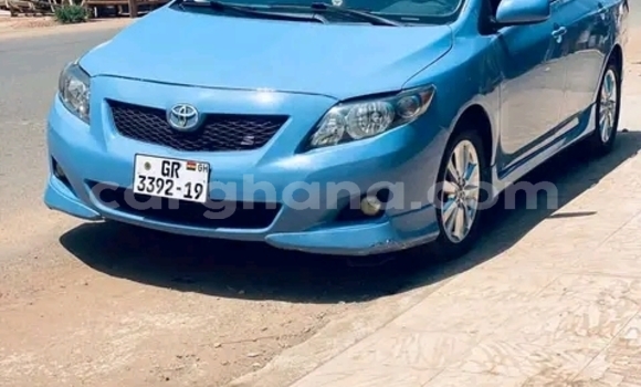 Sayi Na hannu Toyota Corolla Azurfa Mota in Accra a Greater Accra