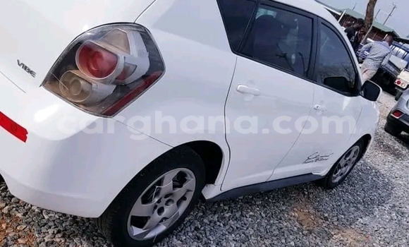 Buy Used Pontiac Vibe White Car in Accra in Greater Accra Buy Used Pontiac Vibe White Car in Accra in Greater Accra