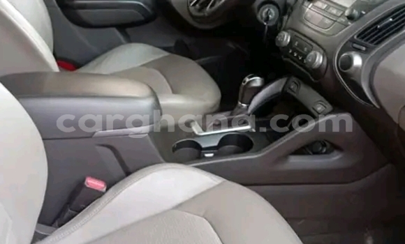 Ra Àlòkù Toyota Corolla Red Ọkọ̀ in Accra ni Greater Accra Ra Àlòkù Toyota Corolla Red Ọkọ̀ in Accra ni Greater Accra