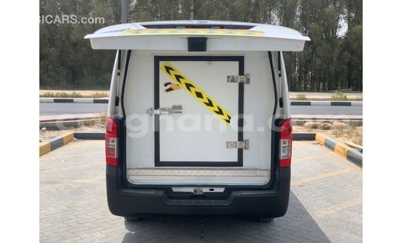 Ra Imported Nissan Urvan funfun Ọkọ̀ in Import - Dubai ni Ashanti Ra Imported Nissan Urvan funfun Ọkọ̀ in Import - Dubai ni Ashanti