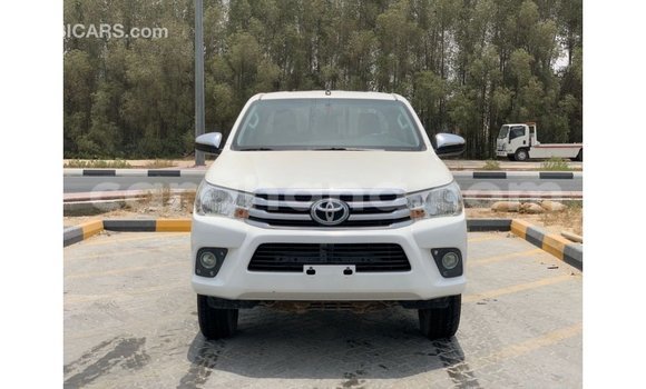 Sayi Imported Toyota Hilux White Mota in Import - Dubai a Ashanti Sayi Imported Toyota Hilux White Mota in Import - Dubai a Ashanti
