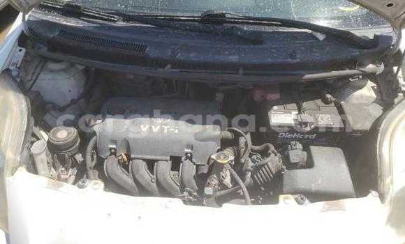 Sayi Na hannu Toyota Yaris White Mota in Accra a Greater Accra Sayi Na hannu Toyota Yaris White Mota in Accra a Greater Accra