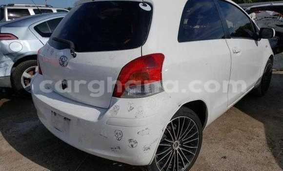 Sayi Na hannu Toyota Yaris White Mota in Accra a Greater Accra Sayi Na hannu Toyota Yaris White Mota in Accra a Greater Accra