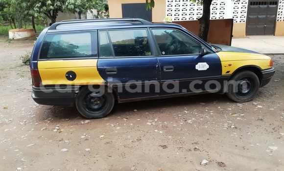 Buy Used Opel Astra Blue Car in Sunyani Municipal in Brong-Ahafo Buy Used Opel Astra Blue Car in Sunyani Municipal in Brong-Ahafo