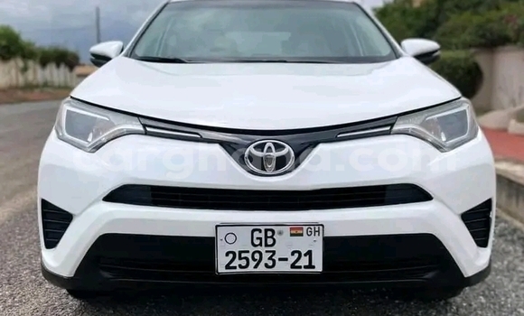 Buy Used Toyota RAV4 White Car in Accra in Greater Accra Buy Used Toyota RAV4 White Car in Accra in Greater Accra