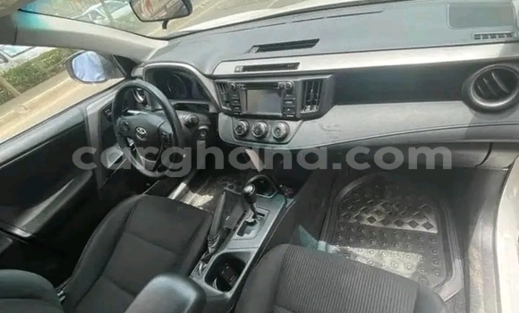 Buy Used Toyota RAV4 White Car in Accra in Greater Accra Buy Used Toyota RAV4 White Car in Accra in Greater Accra