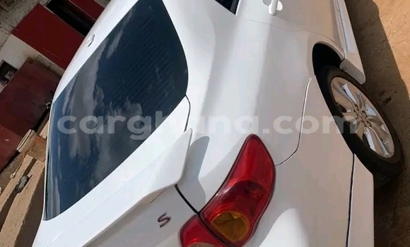 Sayi Na hannu Toyota Corolla White Mota in Accra a Greater Accra Sayi Na hannu Toyota Corolla White Mota in Accra a Greater Accra
