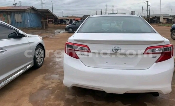 Sayi Na hannu Toyota Camry White Mota in Accra a Greater Accra Sayi Na hannu Toyota Camry White Mota in Accra a Greater Accra