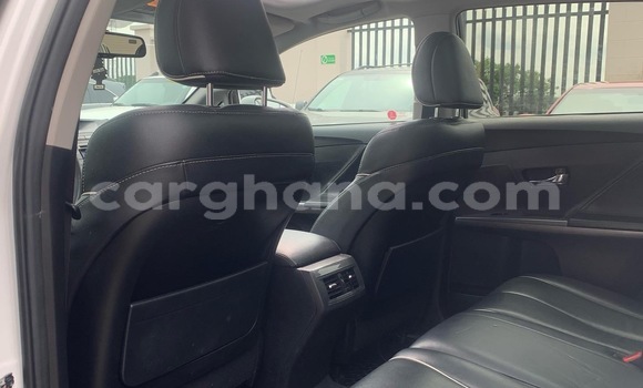 Buy Used Toyota Venza White Car in Accra in Greater Accra Buy Used Toyota Venza White Car in Accra in Greater Accra
