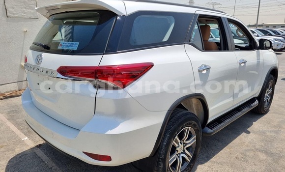 Buy Used Toyota Fortuner White Car in Accra in Greater Accra Buy Used Toyota Fortuner White Car in Accra in Greater Accra