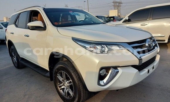 Buy Used Toyota Fortuner White Car in Accra in Greater Accra