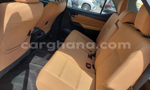 Sayi Na hannu Toyota Fortuner White Mota in Accra a Greater Accra Sayi Na hannu Toyota Fortuner White Mota in Accra a Greater Accra