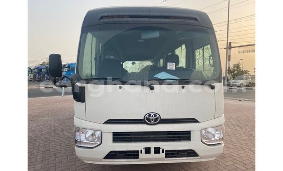 Sayi Imported Toyota Coaster White Mota in Import - Dubai a Ashanti