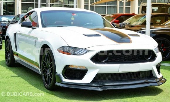 Ra Imported Ford Mustang funfun Ọkọ̀ in Import - Dubai ni Ashanti Ra Imported Ford Mustang funfun Ọkọ̀ in Import - Dubai ni Ashanti