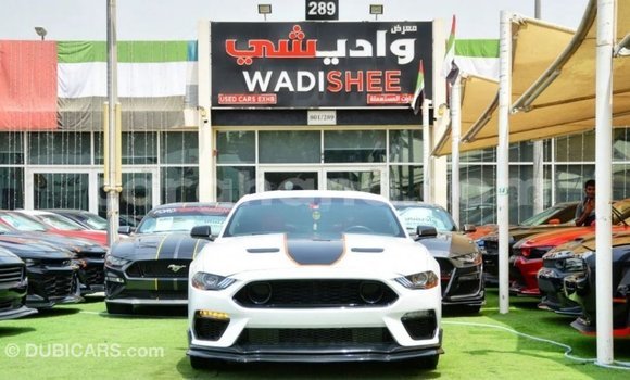 Ra Imported Ford Mustang funfun Ọkọ̀ in Import - Dubai ni Ashanti Ra Imported Ford Mustang funfun Ọkọ̀ in Import - Dubai ni Ashanti