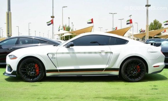 Ra Imported Ford Mustang funfun Ọkọ̀ in Import - Dubai ni Ashanti Ra Imported Ford Mustang funfun Ọkọ̀ in Import - Dubai ni Ashanti