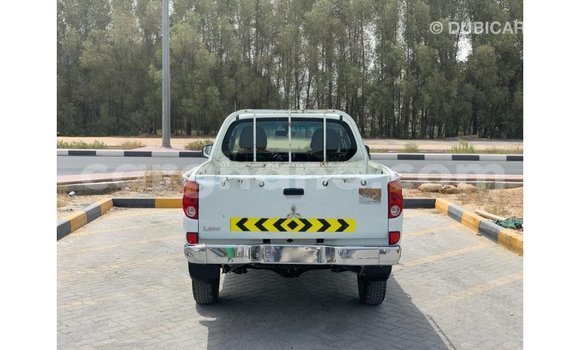 Ra Imported Mitsubishi L200 funfun Ọkọ̀ in Import - Dubai ni Ashanti Ra Imported Mitsubishi L200 funfun Ọkọ̀ in Import - Dubai ni Ashanti