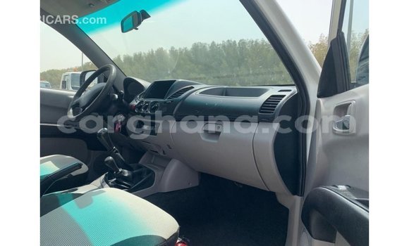 Ra Imported Mitsubishi L200 funfun Ọkọ̀ in Import - Dubai ni Ashanti Ra Imported Mitsubishi L200 funfun Ọkọ̀ in Import - Dubai ni Ashanti
