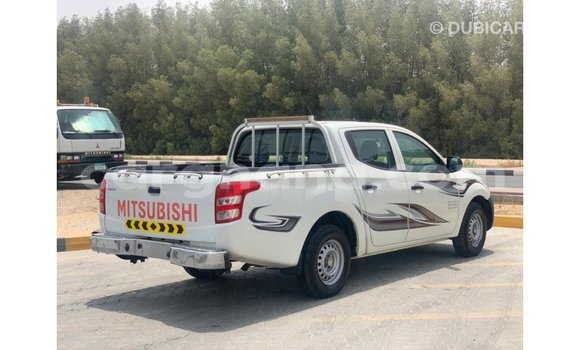 Sayi Imported Mitsubishi L200 White Mota in Import - Dubai a Ashanti Sayi Imported Mitsubishi L200 White Mota in Import - Dubai a Ashanti