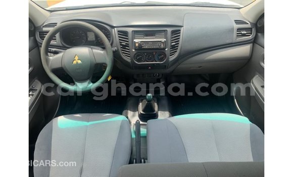 Sayi Imported Mitsubishi L200 White Mota in Import - Dubai a Ashanti Sayi Imported Mitsubishi L200 White Mota in Import - Dubai a Ashanti