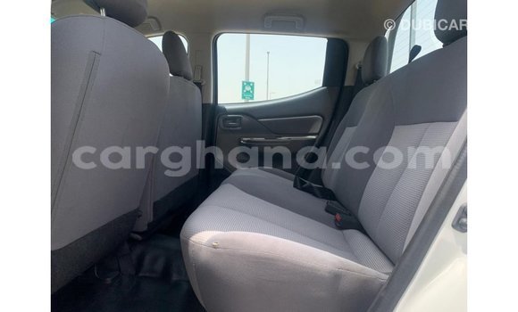 Sayi Imported Mitsubishi L200 White Mota in Import - Dubai a Ashanti Sayi Imported Mitsubishi L200 White Mota in Import - Dubai a Ashanti