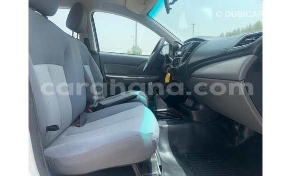 Sayi Imported Mitsubishi L200 White Mota in Import - Dubai a Ashanti Sayi Imported Mitsubishi L200 White Mota in Import - Dubai a Ashanti