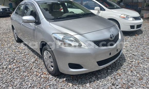 Ra Àlòkù Toyota Yaris Silver Ọkọ̀ in Accra ni Greater Accra Ra Àlòkù Toyota Yaris Silver Ọkọ̀ in Accra ni Greater Accra