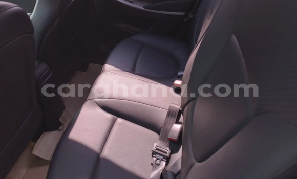 Ra Àlòkù Hyundai Accent funfun Ọkọ̀ in Accra ni Greater Accra Ra Àlòkù Hyundai Accent funfun Ọkọ̀ in Accra ni Greater Accra