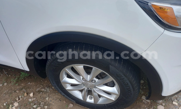 Buy Used Kia Sorento White Car in Accra in Greater Accra Buy Used Kia Sorento White Car in Accra in Greater Accra